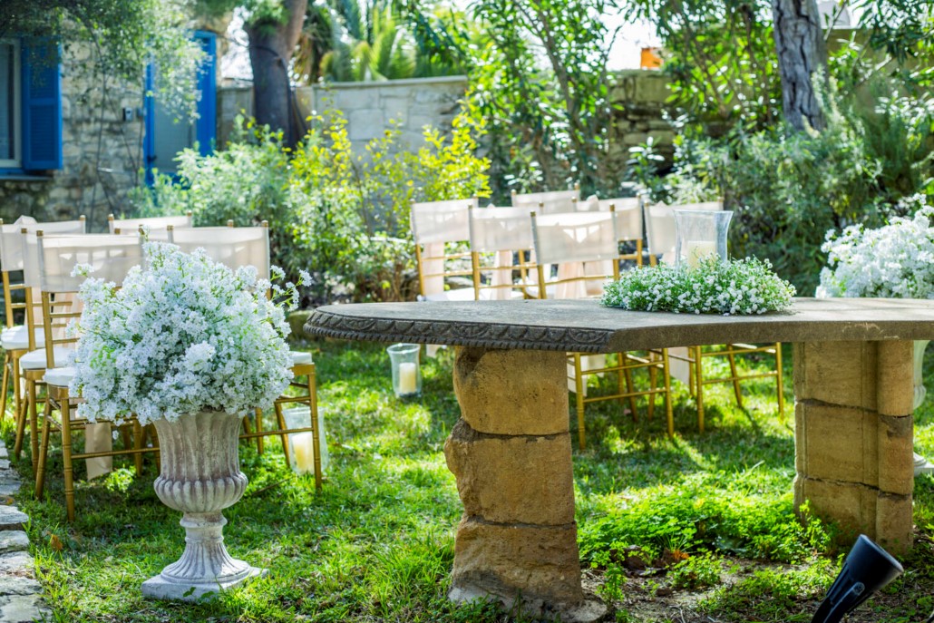 Book your wedding day in Cecilia's Courtyard